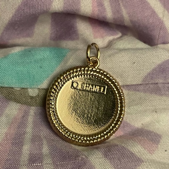 ONE LEFT - CHANEL zipper pull replacement - Picture 2 of 4